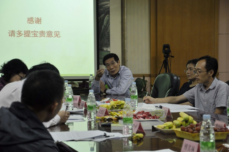 (教师代表周小兵教授分享教学经验)